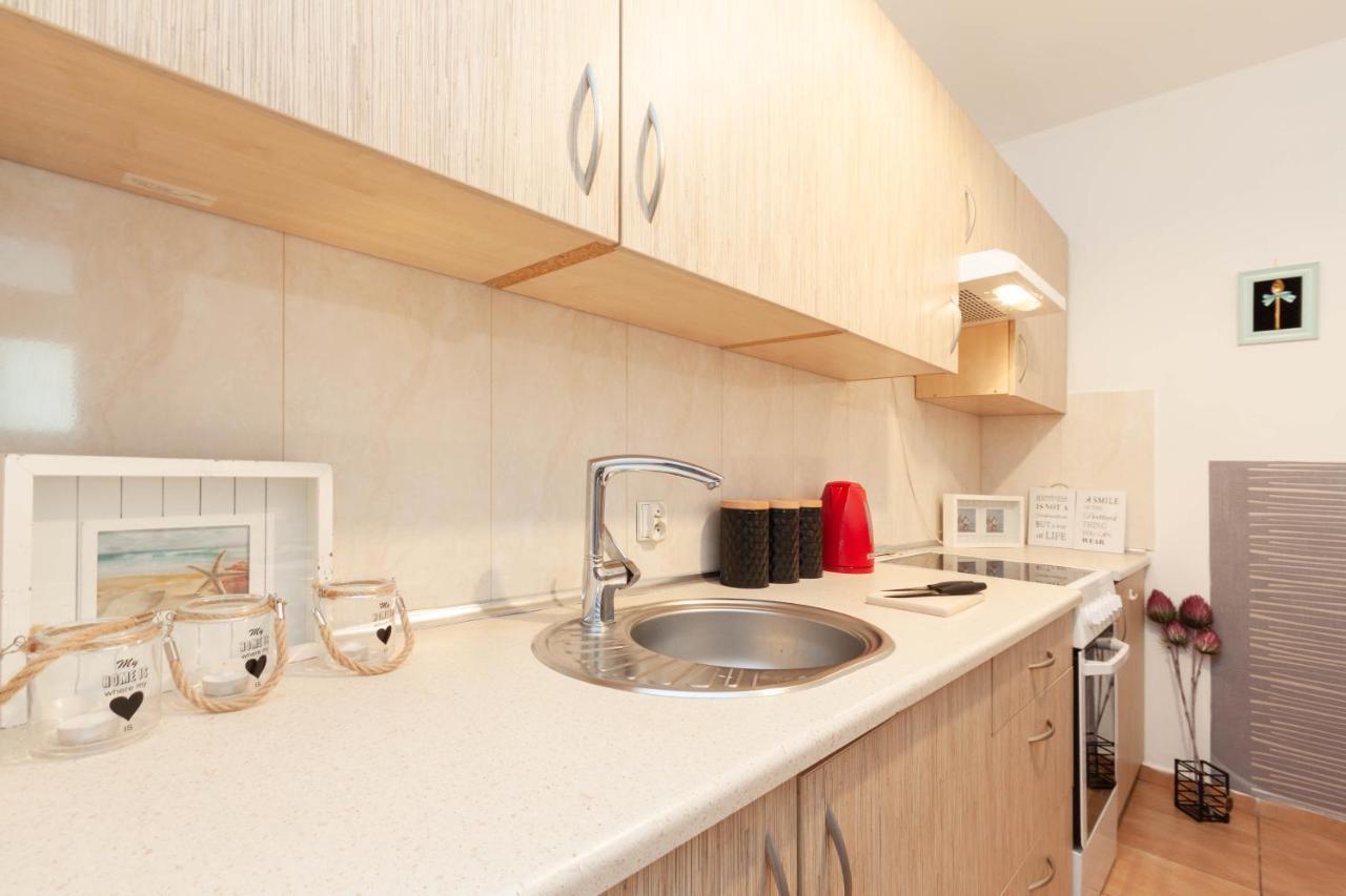 Good Feeling In Apartment *
